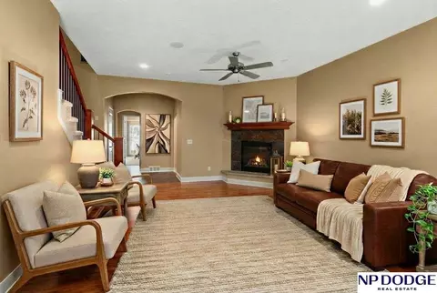 5138 Dodge St, Omaha, NE 68132