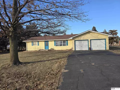 4230 County Road Gh, Tekamah, NE 68061