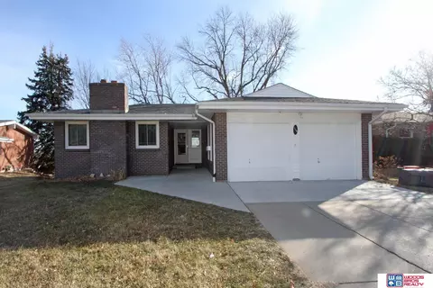1120 N 79th St, Lincoln, NE 68505