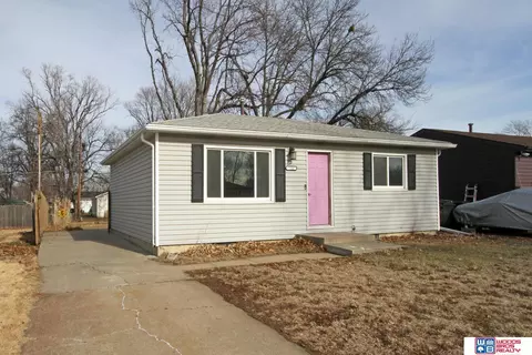 7210 Seward Ave, Lincoln, NE 68507