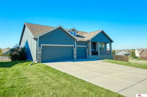 20459 C St, Elkhorn, NE 68022