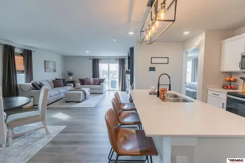 10818 S 178th St, Omaha, NE 68136