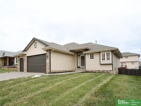 2108 Plymouth Rock Rd, Bellevue, NE 68123