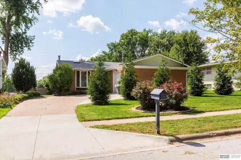 4810 N 83rd St, Omaha, NE 68134