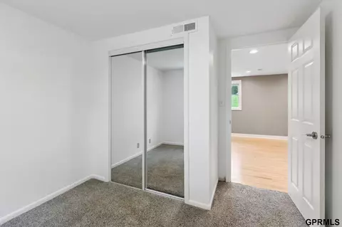 Bedroom - 9334 Spring St, Omaha, NE 68124 photo 10 of 10