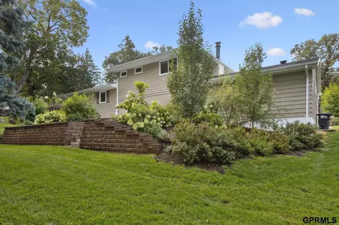 Exterior - 9334 Spring St, Omaha, NE 68124 photo 5 of 9