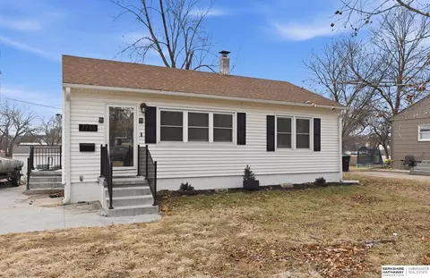7733 Webster St, Omaha, NE 68114