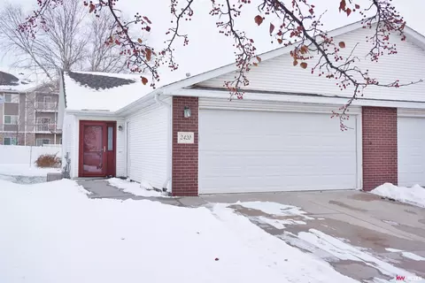 2420 Dodge St, Lincoln, NE 68521