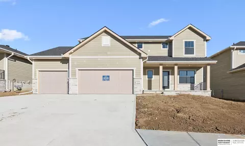 21424 Z St, Elkhorn, NE 68022
