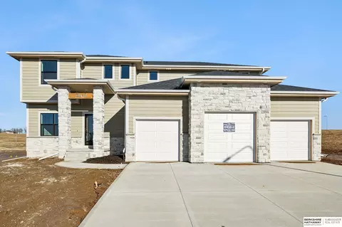 18322 Schirra St, Gretna, NE 68028