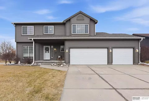 4921 N 161 St, Omaha, NE 68116