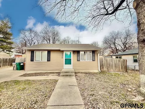 2956 N 11th St, Lincoln, NE 68521