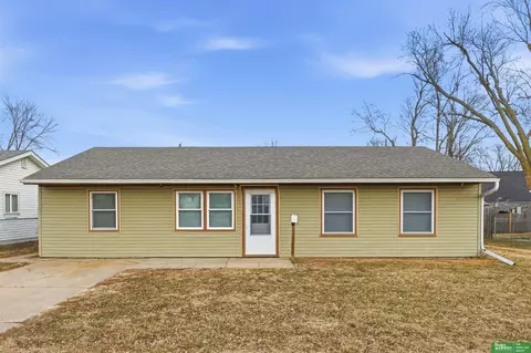 3109 Surfwood Dr, Carter Lake, IA 51510
