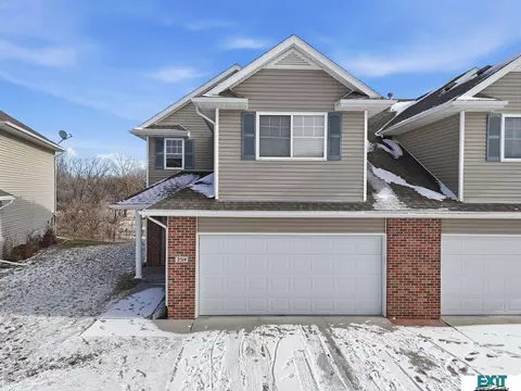 2514 Cedar Cove Rd, Lincoln, NE 68507