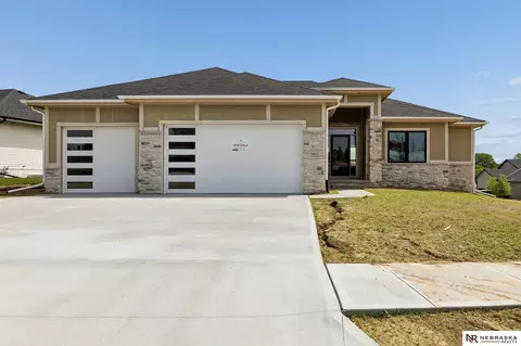 7805 N 167 Ave, Bennington, NE 68007