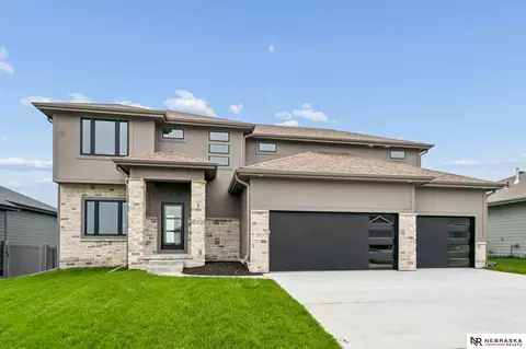 10911 N 161 Ave, Bennington, NE 68007