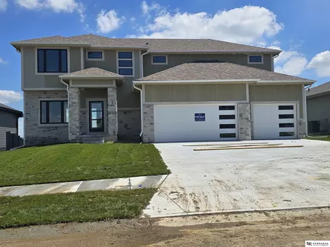 10911 N 161 Ave, Bennington, NE 68007