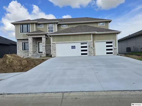10911 N 161 Ave, Bennington, NE 68007