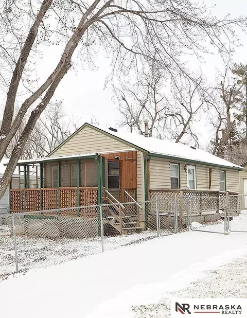 1184 Fairfield St, Lincoln, NE 68521