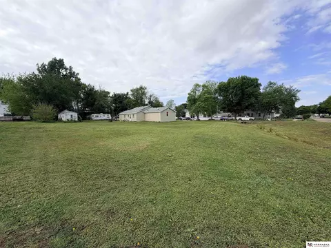 Exterior - 310 S 7th St, Lyons, NE 68038 photo 3 of 4