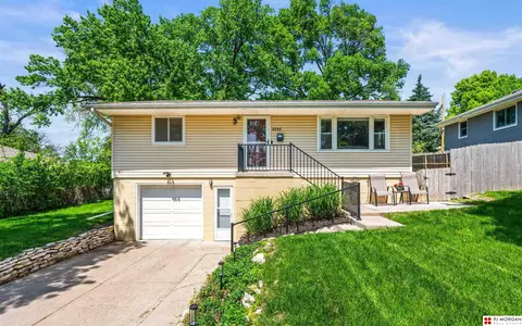 6146 Charles St, Omaha, NE 68132