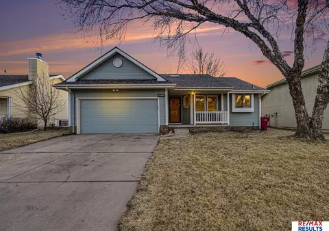 13583 Chandler St, Omaha, NE 68138