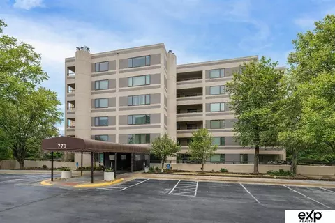 770 N 93rd St #1B4, Omaha, NE 68114