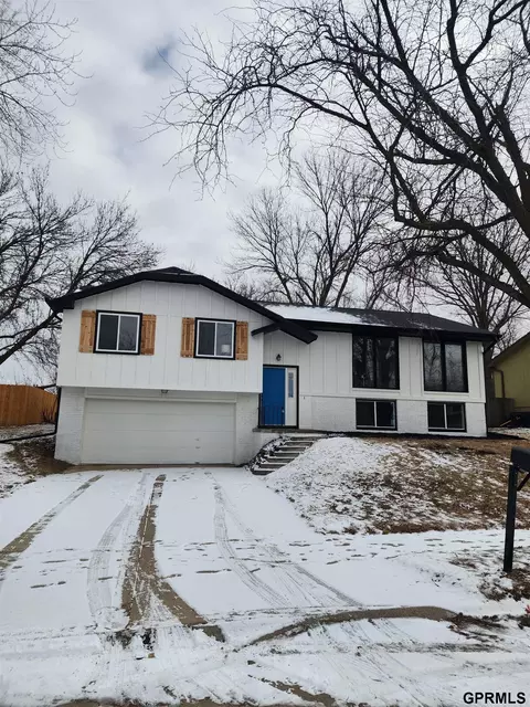 12735 S 38th St, Bellevue, NE 68123