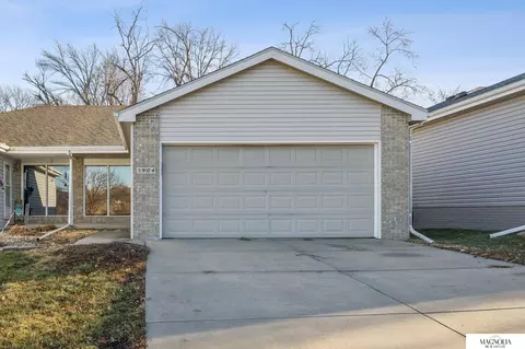 5904 Princess Margaret Dr, Lincoln, NE 68516