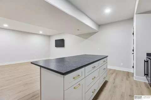 Kitchen - 21359 E Cir, Elkhorn, NE 68022 photo 6 of 7