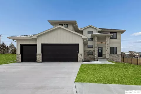 21359 E Cir, Elkhorn, NE 68022
