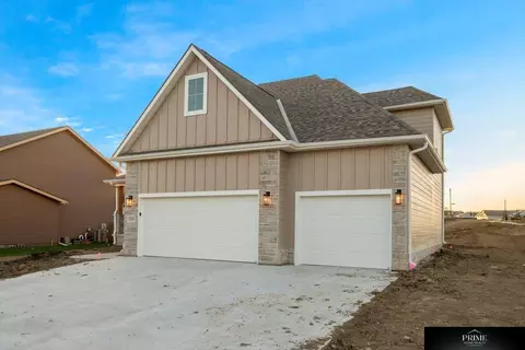 3146 Greta Dr, Roca, NE 68430