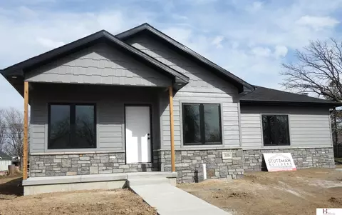 308 Maple St, Friend, NE 68359