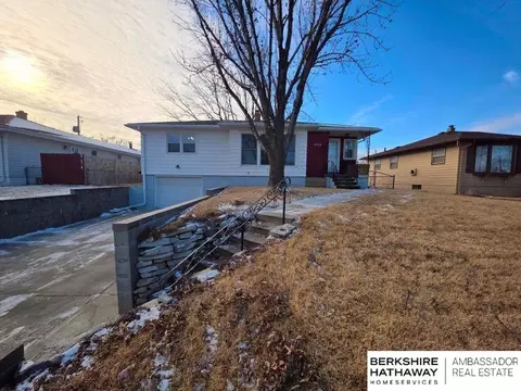 6916 S 41st Ave, Bellevue, NE 68147