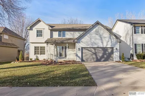 2014 S 199th St, Omaha, NE 68130
