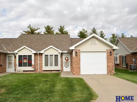 2502 Hollyhock Cir #2, Lincoln, NE 68521