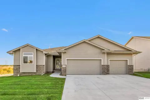 12038 S 45th Ave, Papillion, NE 68133