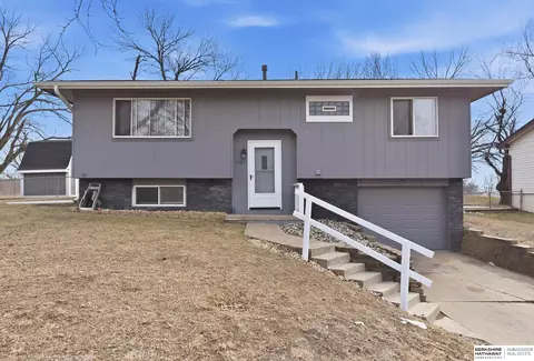 7107 S 78th St, La Vista, NE 68128