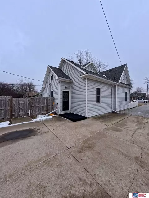 Exterior - 405 E 6th St, Stromsburg, NE 68666 photo 4 of 4