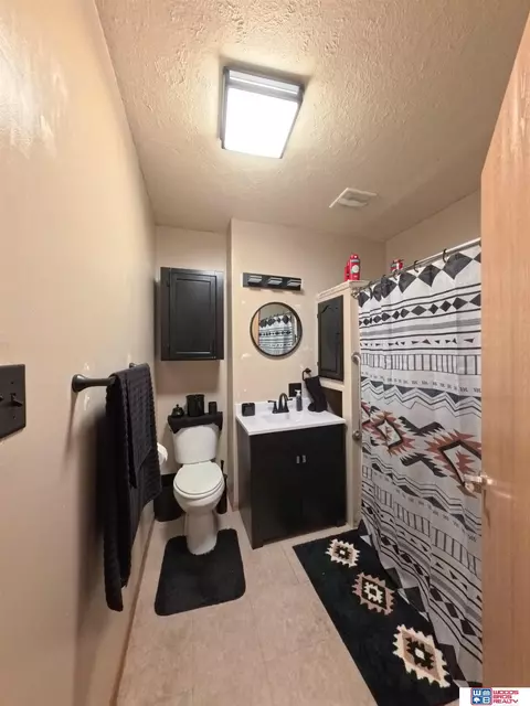 Bath - 405 E 6th St, Stromsburg, NE 68666 photo 1 of 1