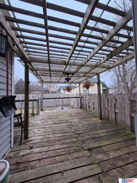 Exterior - 405 E 6th St, Stromsburg, NE 68666 photo 2 of 4