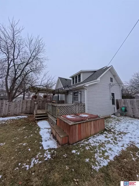 Exterior - 405 E 6th St, Stromsburg, NE 68666 photo 3 of 4