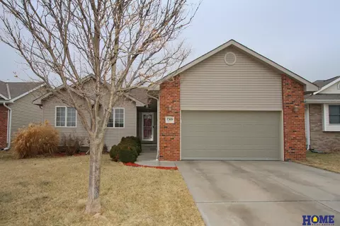 7309 N 15th St, Lincoln, NE 68521