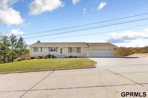 1010 Skyline Dr, Logan, IA 51546