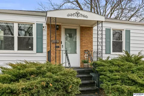 2719 S 44 St, Omaha, NE 68105