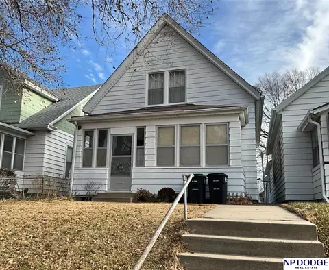 1953 S 11th St, Omaha, NE 68108