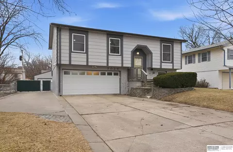 7026 N 65th St, Omaha, NE 68152