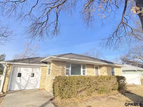 815 S 44th St, Lincoln, NE 68510