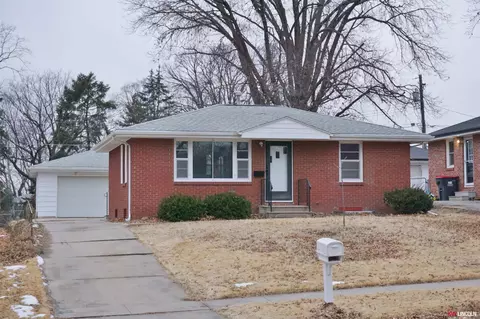 1617 N 58th St, Lincoln, NE 68505