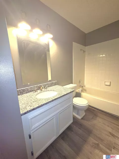 Bath - 2700 Ella St, Beatrice, NE 68310 photo 1 of 1